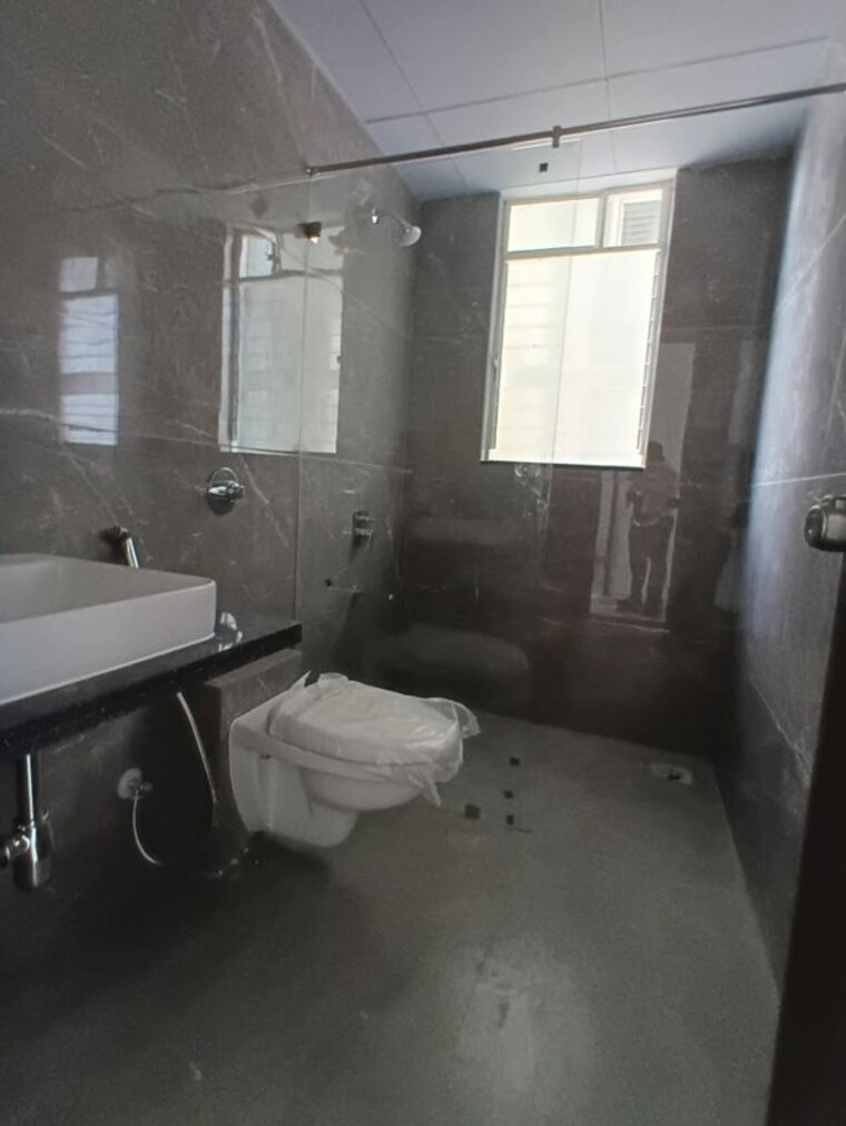 Bathroom, goel-ganga-serio 3 Bedroom 1100 Sq.Ft. Apartment In Kharadi Pune 10008733
