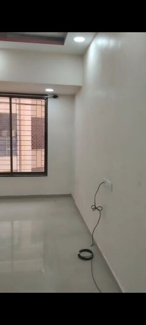 Room in 2 BHK Apartment at Laxmi Palace Vile Parle, Vile Parle East – for Rent