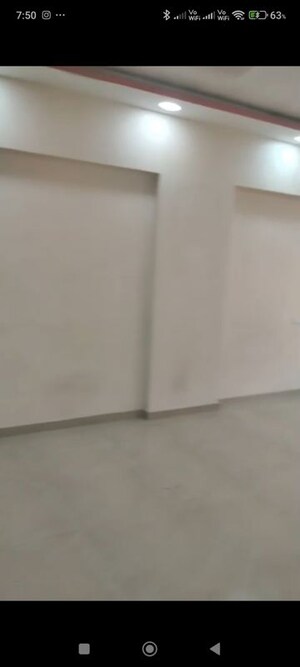 Room in 2 BHK Apartment at Laxmi Palace Vile Parle, Vile Parle East – for Rent