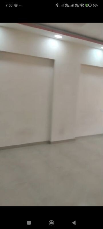 Room in 2 BHK Apartment at Laxmi Palace Vile Parle, Vile Parle East – for Rent