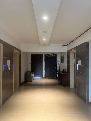 Room in 3 BHK Apartment at The Wadhwa The Nest, Andheri West – for Rent