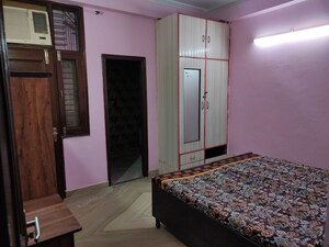 Bedroom in  Pg at Noida Central – for Rent