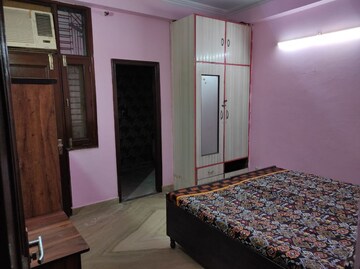 Bedroom in  Pg at Noida Central – for Rent