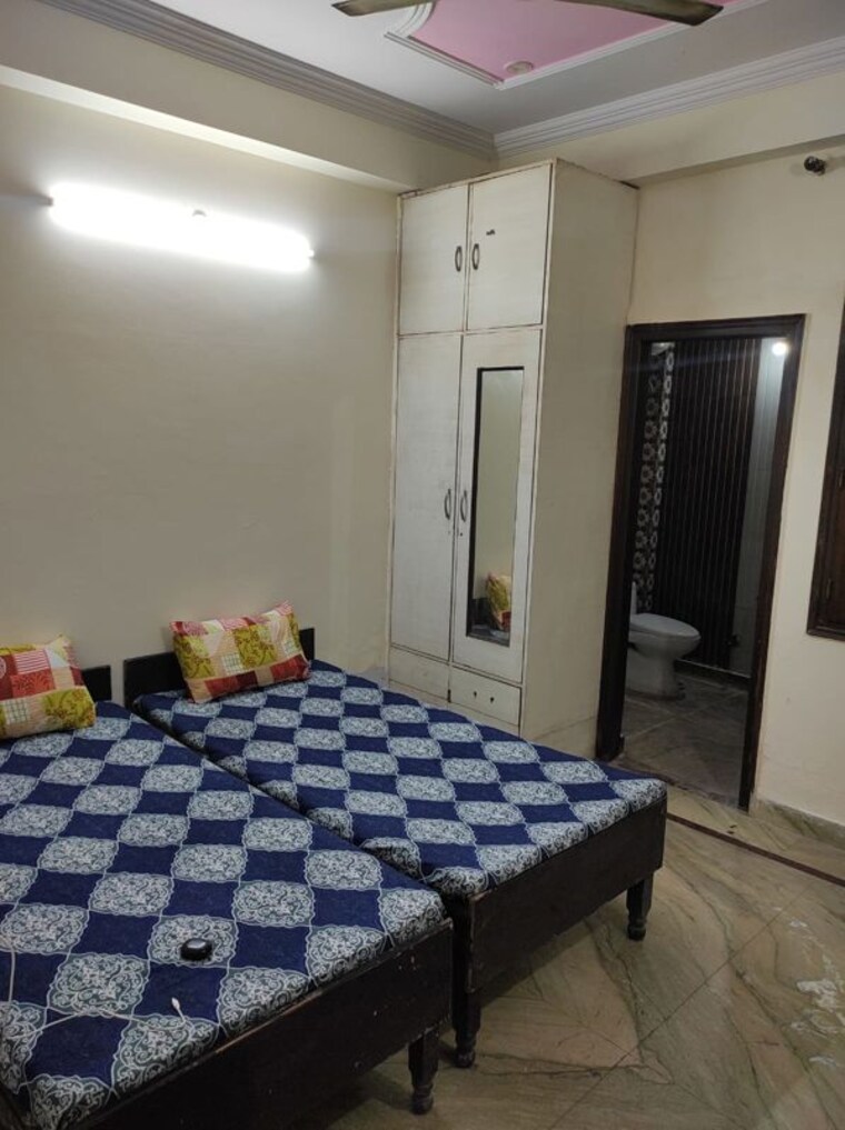 Bedroom, noida central Pg For Boys In Noida Central 10008750