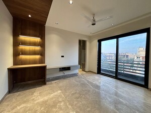 Room in 4 BHK Builder Floor at Unitech South City II, Sector 50 – for Sale