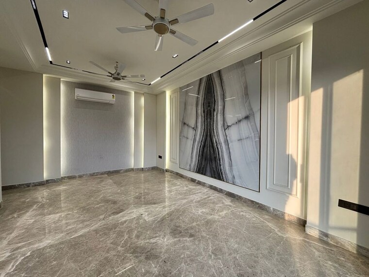 Room, unitech-south-city-ii 4 Bedroom 280 Sq.Yd. Builder Floor In Sector 50 Gurgaon 10008855