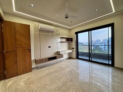 4 BHK + Servant Room Builder Floor For Sale in Unitech South City II