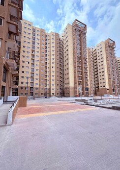 2.5 BHK + Study Room Apartment For Sale in Shriram WYT Field