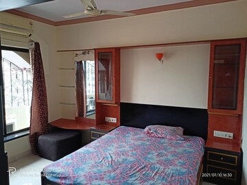 Bedroom in 2 BHK Apartment at Patel Apartment Santacruz West, Santacruz West – for Rent