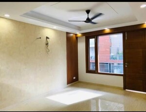 Room in 3 BHK Builder Floor at SS Aaron Ville, Sector 48 – for Sale