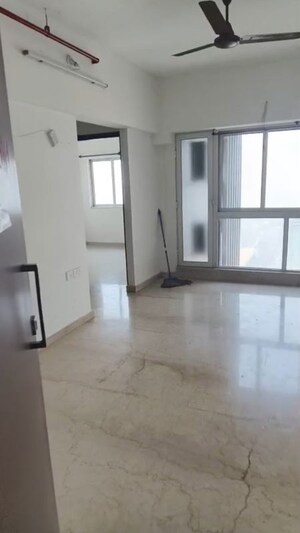 2 BHK Apartment For Rent in Omkar Signet, Malad East