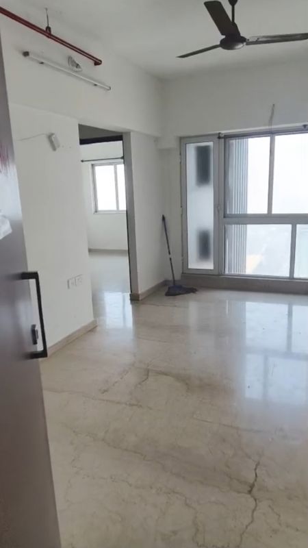 2 BHK Apartment For Rent in Omkar Signet