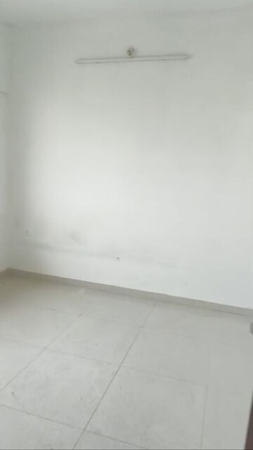 Room in 2 BHK Apartment at Omkar Signet, Malad East – for Rent