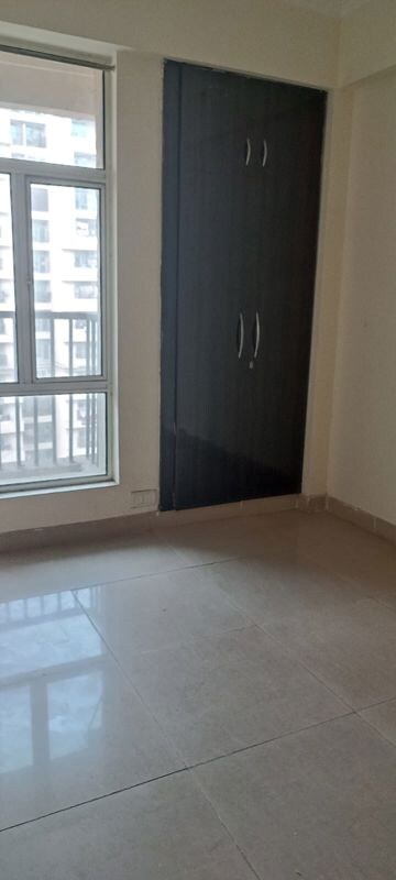 Room in 2 BHK Apartment at Galaxy Royale, Gaur City 2 – for Rent
