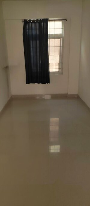 Room in 2 BHK Apartment at Empire Meadows, Ameenpur – for Sale