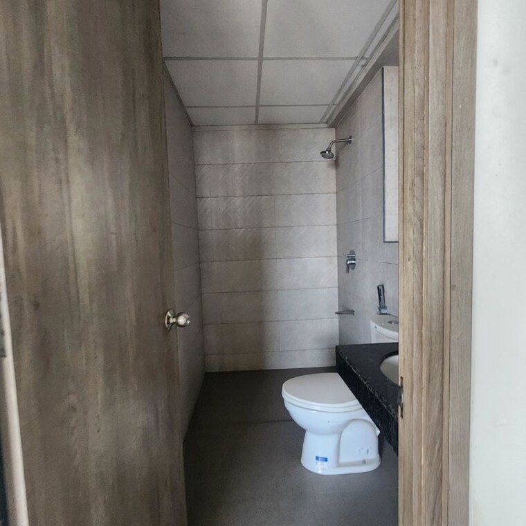 Bathroom, kalpataru-paramount-a 2 Bedroom 664 Sq.Ft. Apartment In Kapur Bawdi Thane 10008792