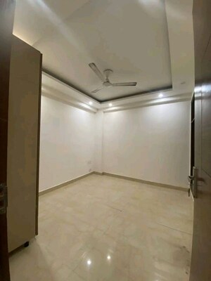 Room in 2 BHK Builder Floor at Palm Residency Chhatarpur, Chattarpur – for Rent