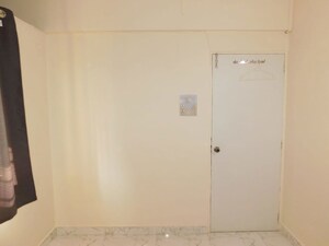 Room in 3 BHK Apartment at MP Pandurangwadi Laxmi Niwas CHS, Goregaon East – for Rent