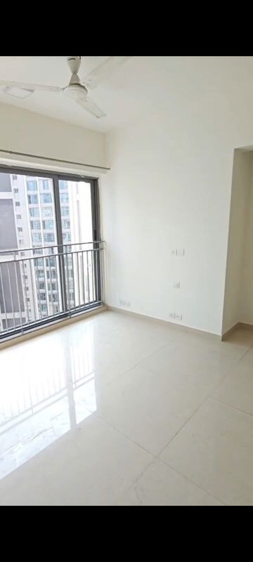 2 BHK Apartment For Rent in Kalpataru Immensa E, Kolshet Road