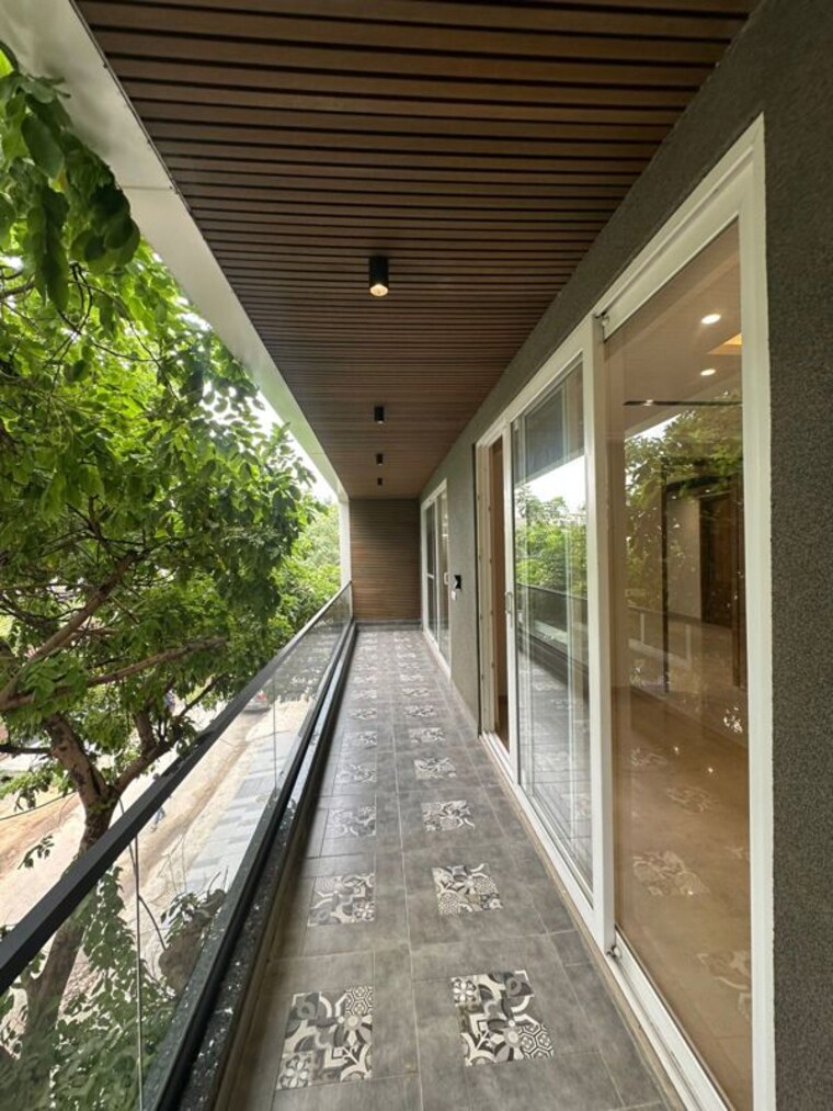 Balcony, dlf-atria 4 Bedroom 3450 Sq.Ft. Builder Floor In Dlf Phase ii Gurgaon 10008977