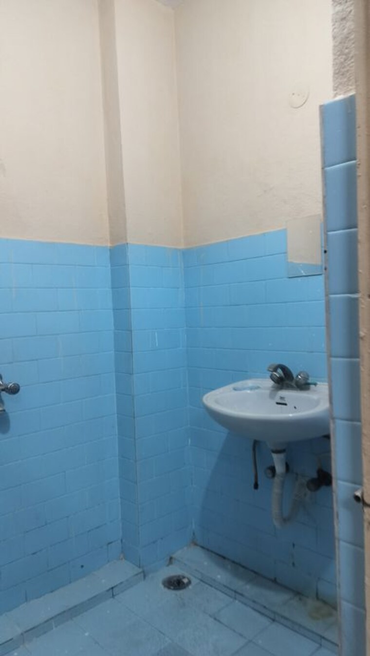 Bathroom, ista-elite 2.5 Bedroom 1900 Sq.Ft. Apartment In Punjagutta Hyderabad 10008982