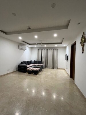 Room in 4 BHK Builder Floor at AWHO Apartments, Sector 22 – for Rent