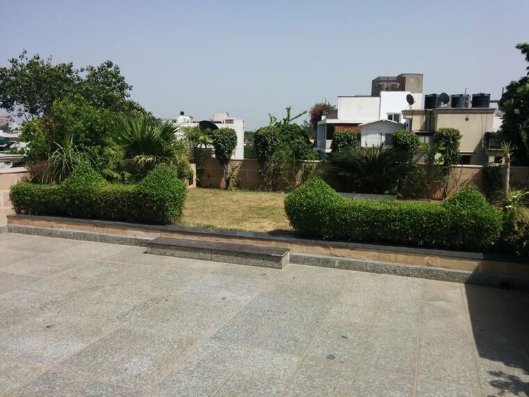 Garden, hauz khas enclave 4 Bedroom 5490 Sq.Ft. Builder Floor In Hauz Khas Enclave Delhi 10008979