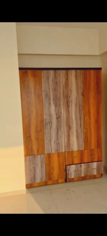 Furnished Amenities in 3 BHK Apartment at Raj Tattva, Kapur Bawdi – for Rent