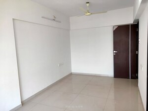 Room in 1 BHK Apartment at Kurla East – for Rent