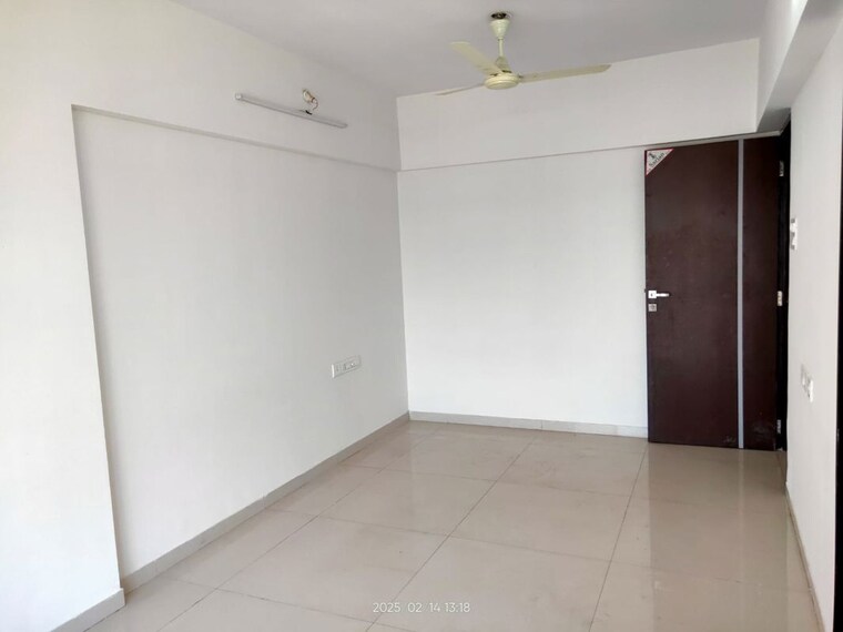 Room, kurla east 1 Bedroom 500 Sq.Ft. Apartment In Kurla East Mumbai 10009042