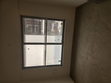 Room in 3 BHK Apartment at DSK Sahil, Vile Parle East – for Rent