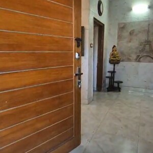 Room in 4 BHK Apartment at Sector 38 – for Rent