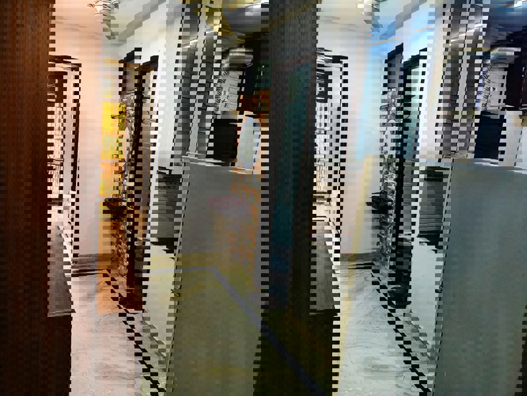 3 BHK + Pooja Room,Study Room 300 Sq.Yd. Apartment in DLF Hamilton Court