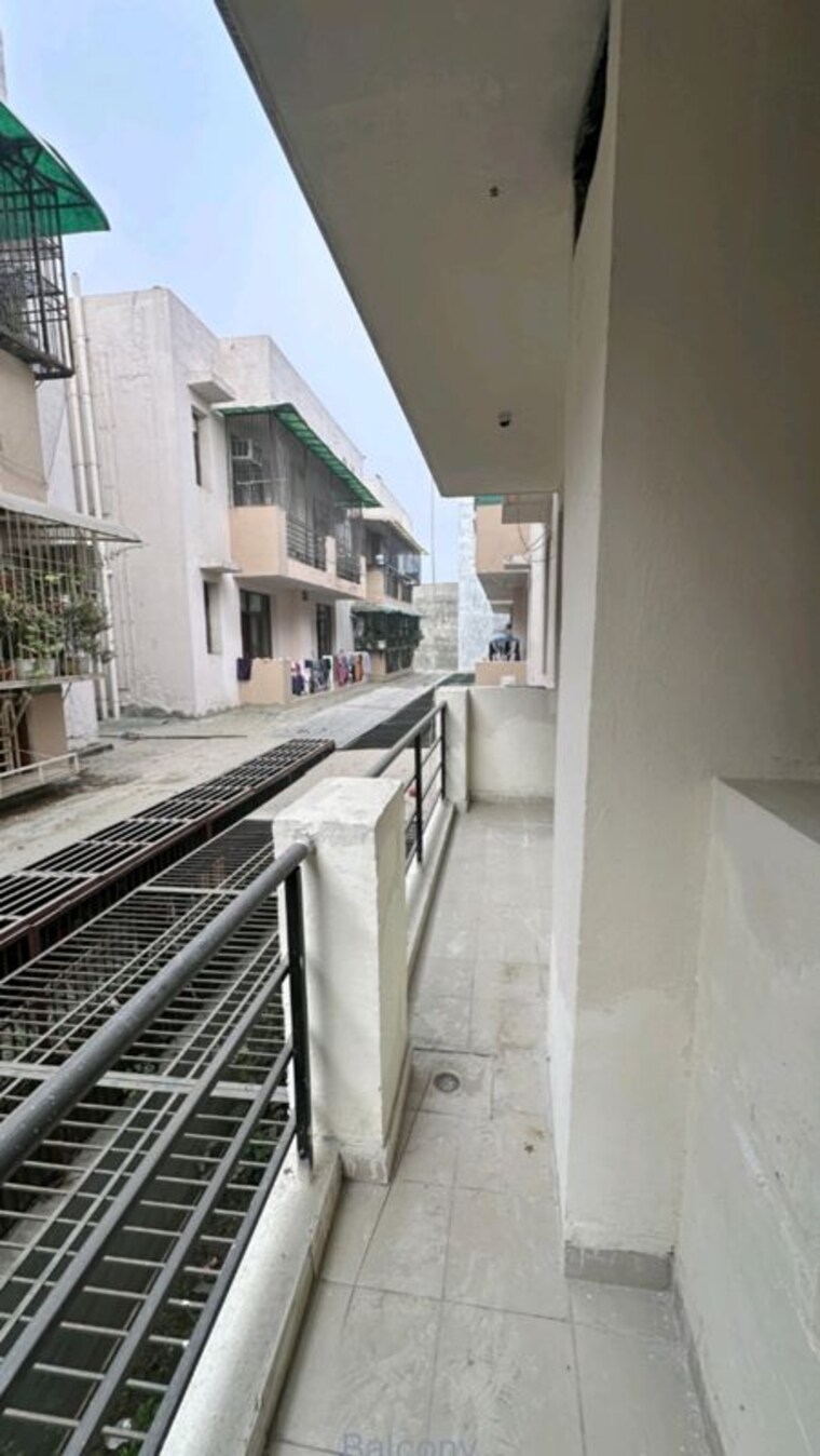 Balcony, wave-floors-premium 3.5 Bedroom 287 Sq.Yd. Builder Floor In Wave City Ghaziabad 10009135