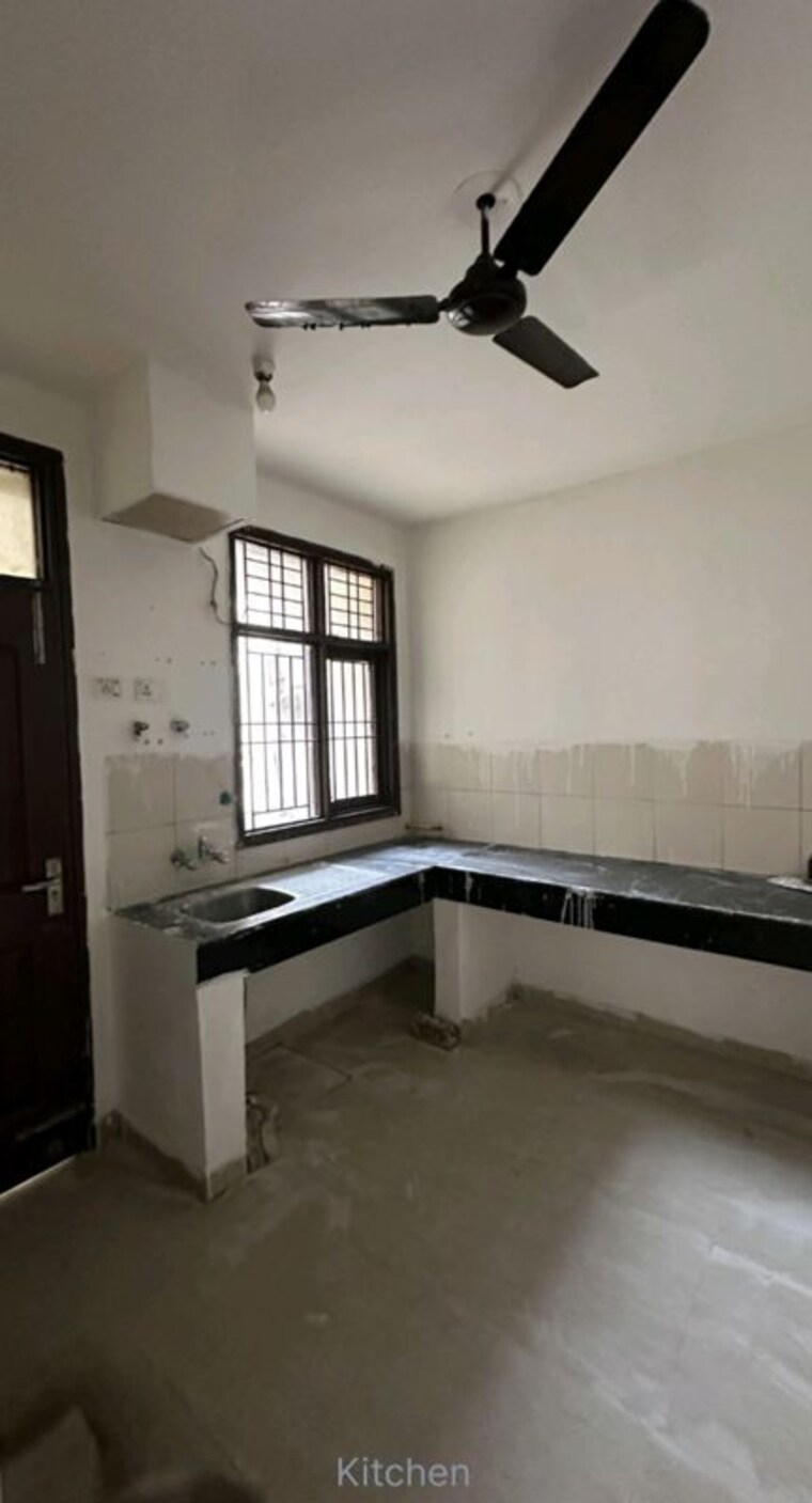 Kitchen, wave-floors-premium 3.5 Bedroom 287 Sq.Yd. Builder Floor In Wave City Ghaziabad 10009135