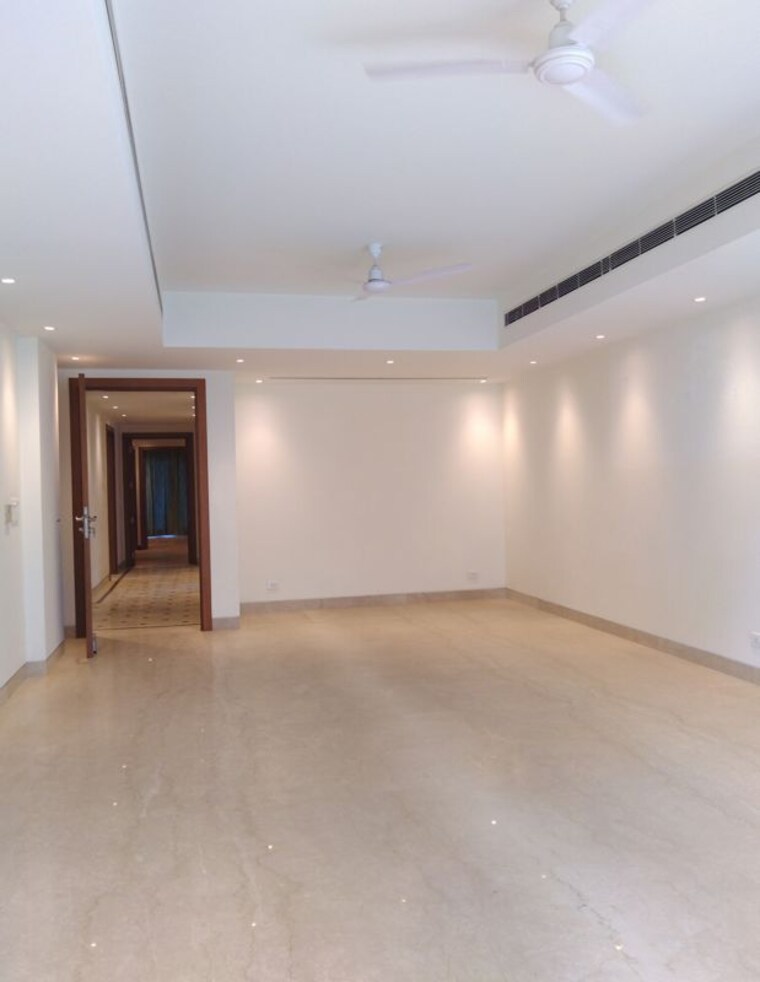 Room, hauz khas enclave 4 Bedroom 4500 Sq.Ft. Builder Floor In Hauz Khas Enclave Delhi 10009125