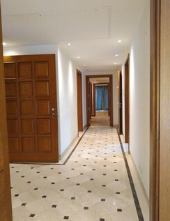 4 BHK + Pooja Room,Servant Room,Store Room Builder Floor For Sale in Hauz Khas Enclave