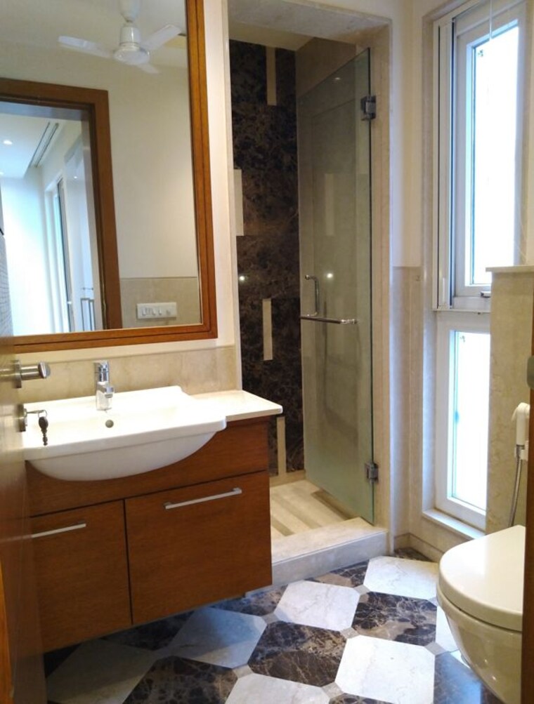 Bathroom, hauz khas enclave 4 Bedroom 4500 Sq.Ft. Builder Floor In Hauz Khas Enclave Delhi 10009125