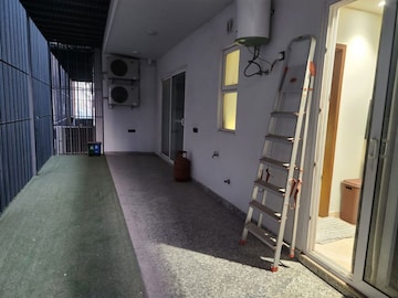 Building Lobby in 3 BHK Apartment at Unitech Ivory Towers, Sector 40 – for Rent