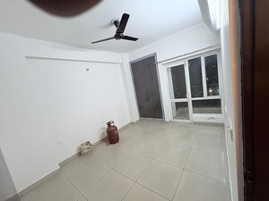 Bathroom in 3.5 BHK Apartment at Panchsheel Greens, Sector 16 Greater Noida – for Rent