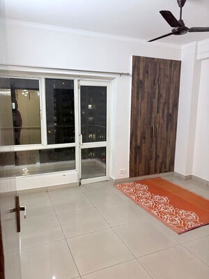 Bedroom in 3.5 BHK Apartment at Panchsheel Greens, Sector 16 Greater Noida – for Rent