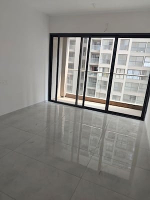 Room in 3 BHK Apartment at Mantra Mirari, Koregaon Park – for Rent