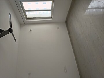 Room in 3 BHK Apartment at Nimbus The Golden Palm, Sector 168 – for Rent