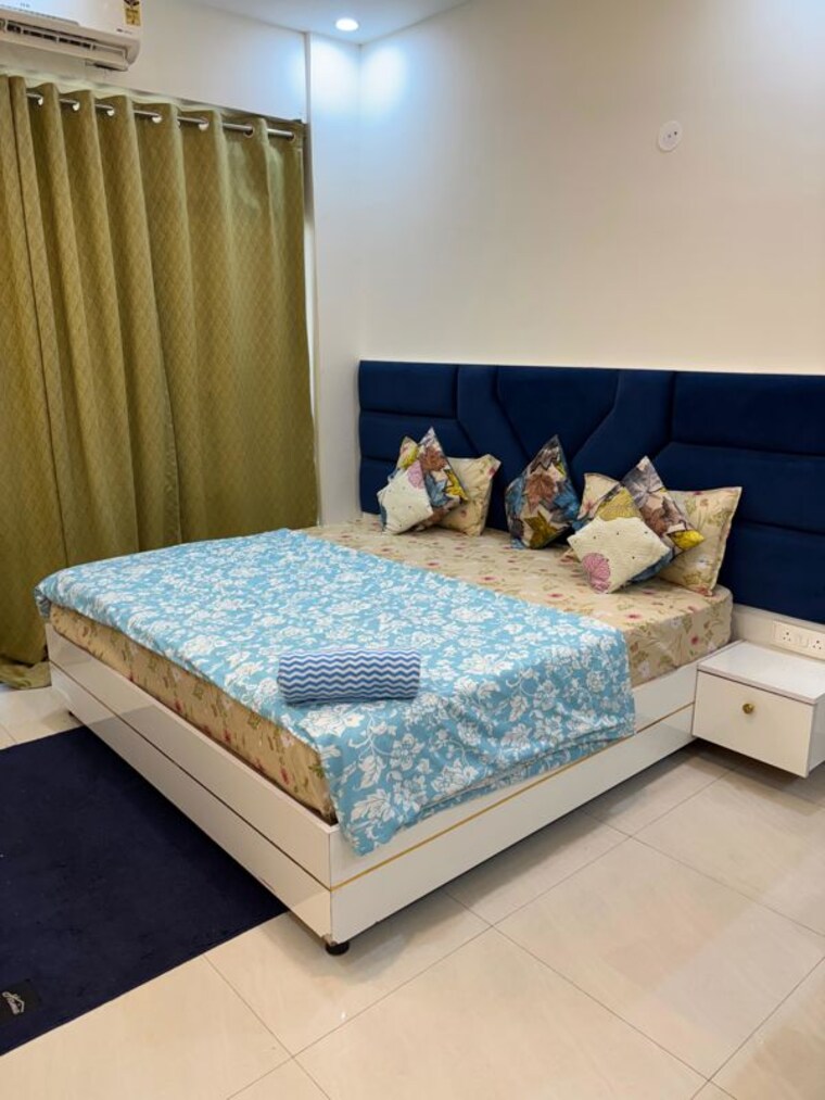 Bedroom, gaur-city-center Studio 700 Sq.Ft. Apartment In Sector 4 Greater Noida Greater Noida 10009234