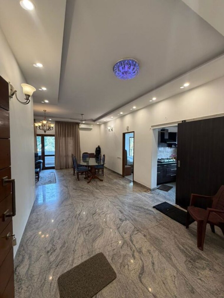 Room, cunningham road 3 Bedroom 1900 Sq.Ft. Builder Floor In Cunningham Road Bangalore 10009244