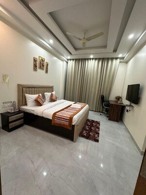 Living Room in 4 BHK Builder Floor at Sector 45 – for Rent