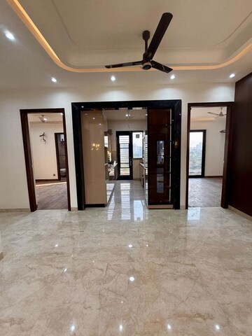 Room in 3 BHK Builder Floor at Sector 4 – for Sale