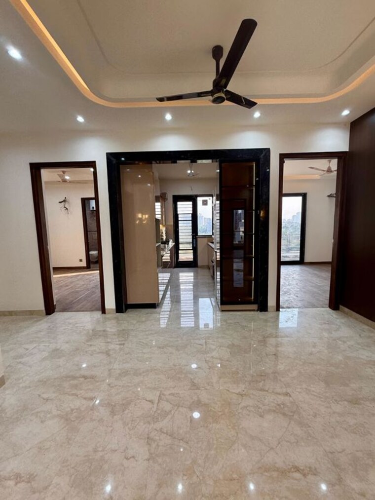 Room, sector 4 3 Bedroom 250 Sq.Yd. Builder Floor In Sector 4 Gurgaon 10009264