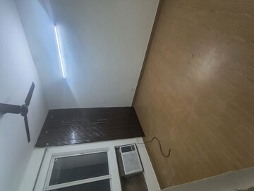Furnished Amenities in 3 BHK Apartment at Jaypee Greens Kosmos, Sector 134 – for Rent