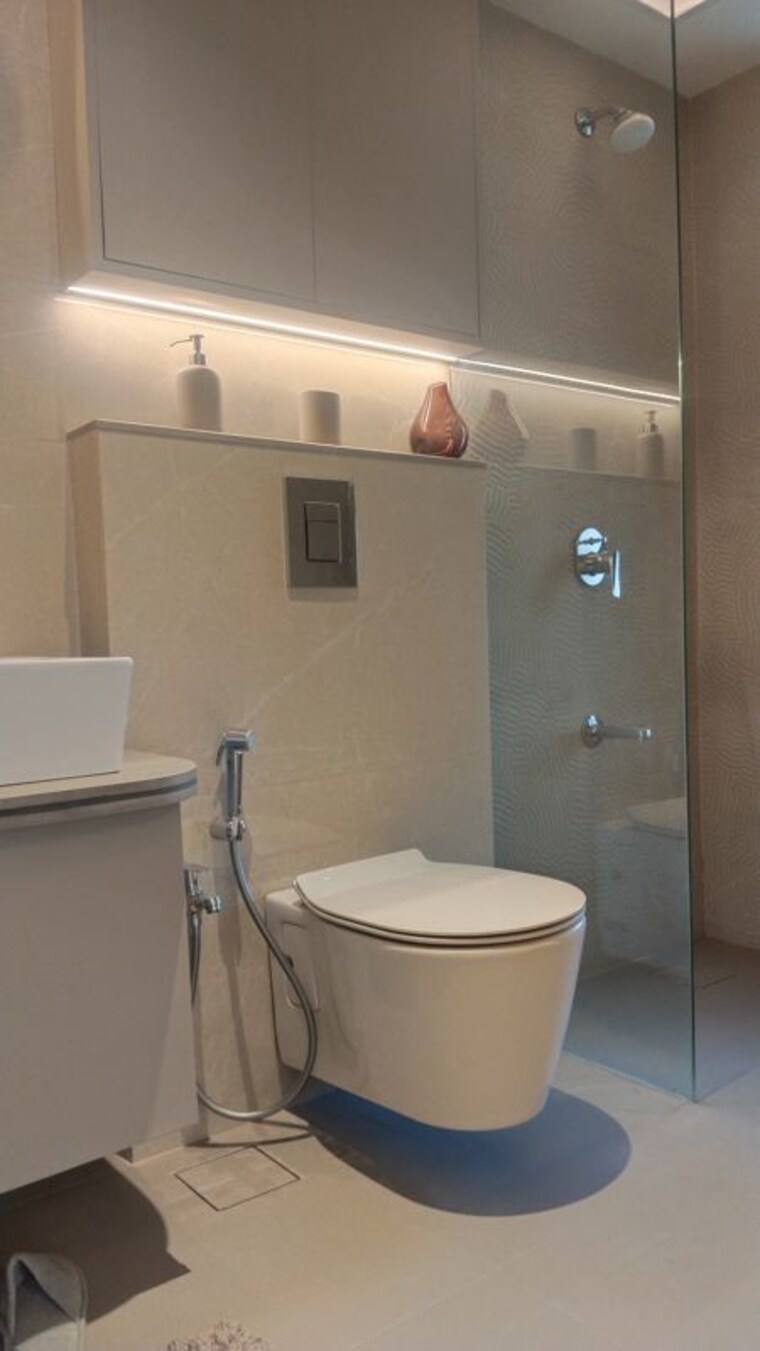 Bathroom, wadhwa-pristine 4 Bedroom 1550 Sq.Ft. Apartment In Matunga West Mumbai 10009358